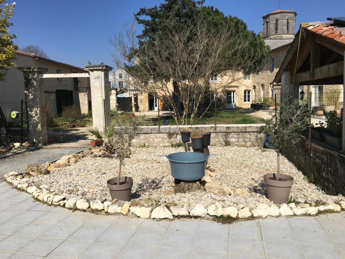 Gites Jardin-Darcy - Piscine Au Sel Bois ภายนอก รูปภาพ