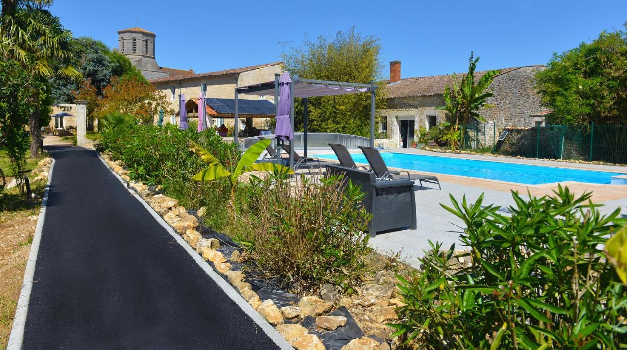 Gites Jardin-Darcy - Piscine Au Sel Bois ภายนอก รูปภาพ