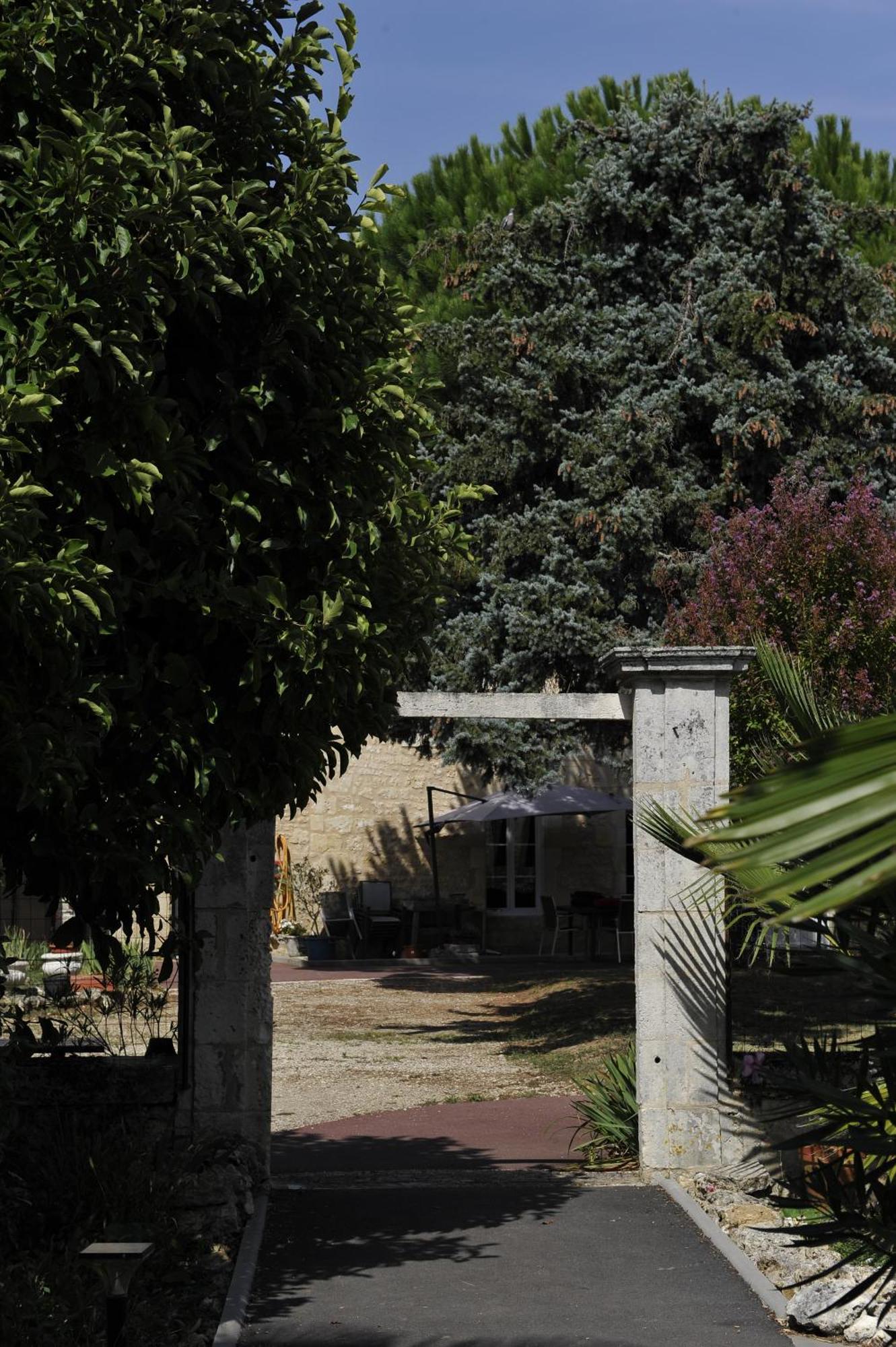 Gites Jardin-Darcy - Piscine Au Sel Bois ภายนอก รูปภาพ