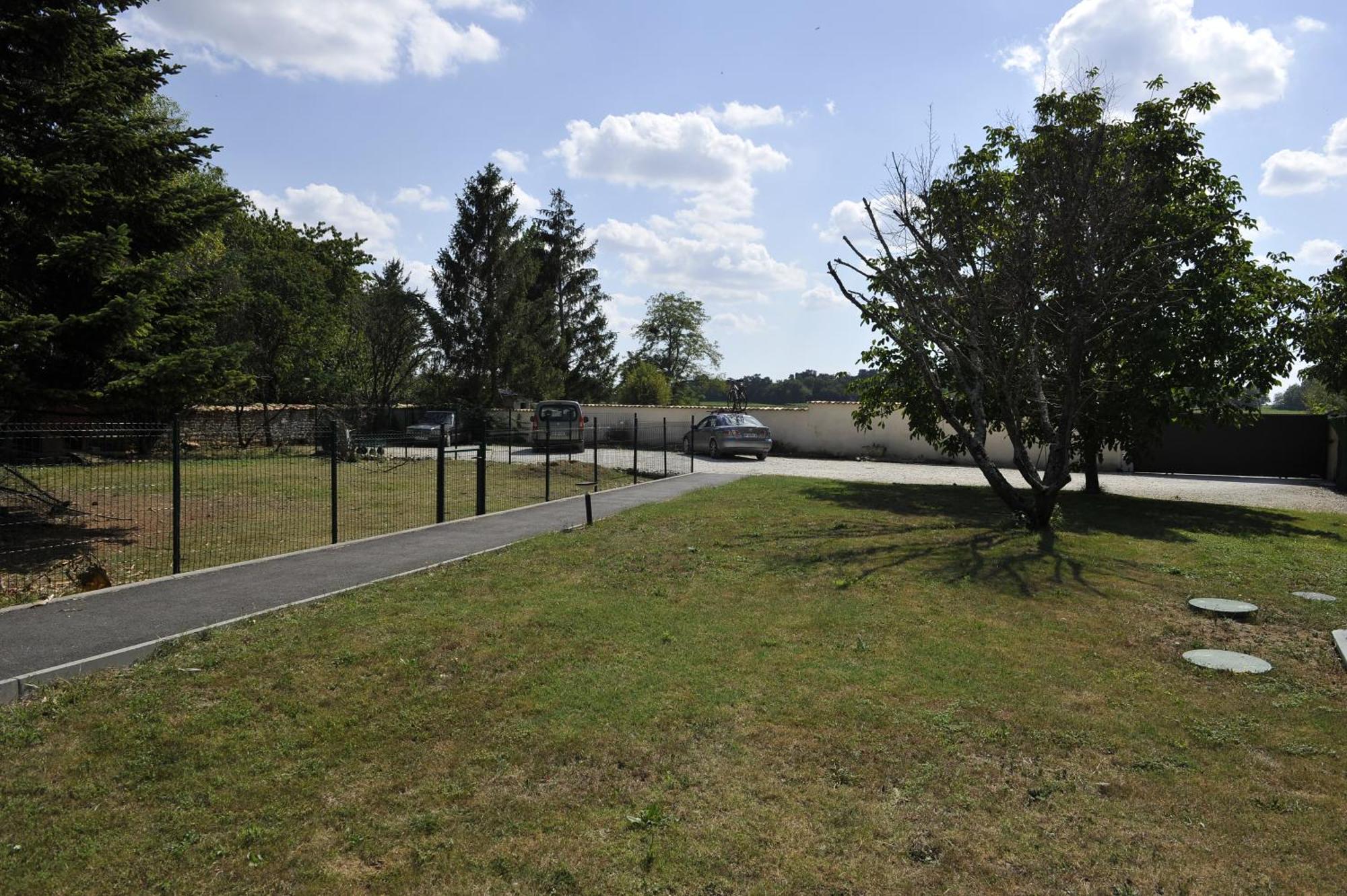 Gites Jardin-Darcy - Piscine Au Sel Bois ภายนอก รูปภาพ